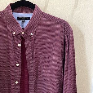 Men's Banana Republic Burgundy Button-Up Shirt